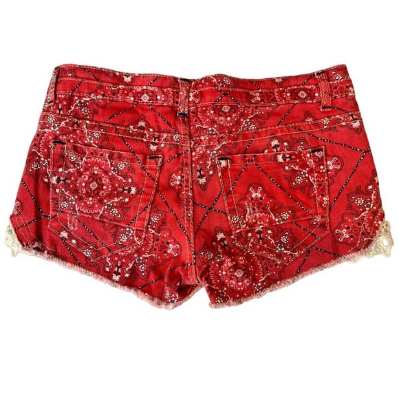 Vanilla Star Womens Floral Cut Off Shorts Stretch Lace Crocheted Red Black SZ 5 - Picture 2 of 10
